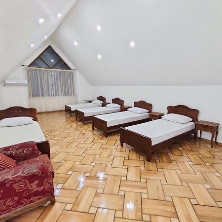 Batumi Sun Hostel エクステリア 写真
