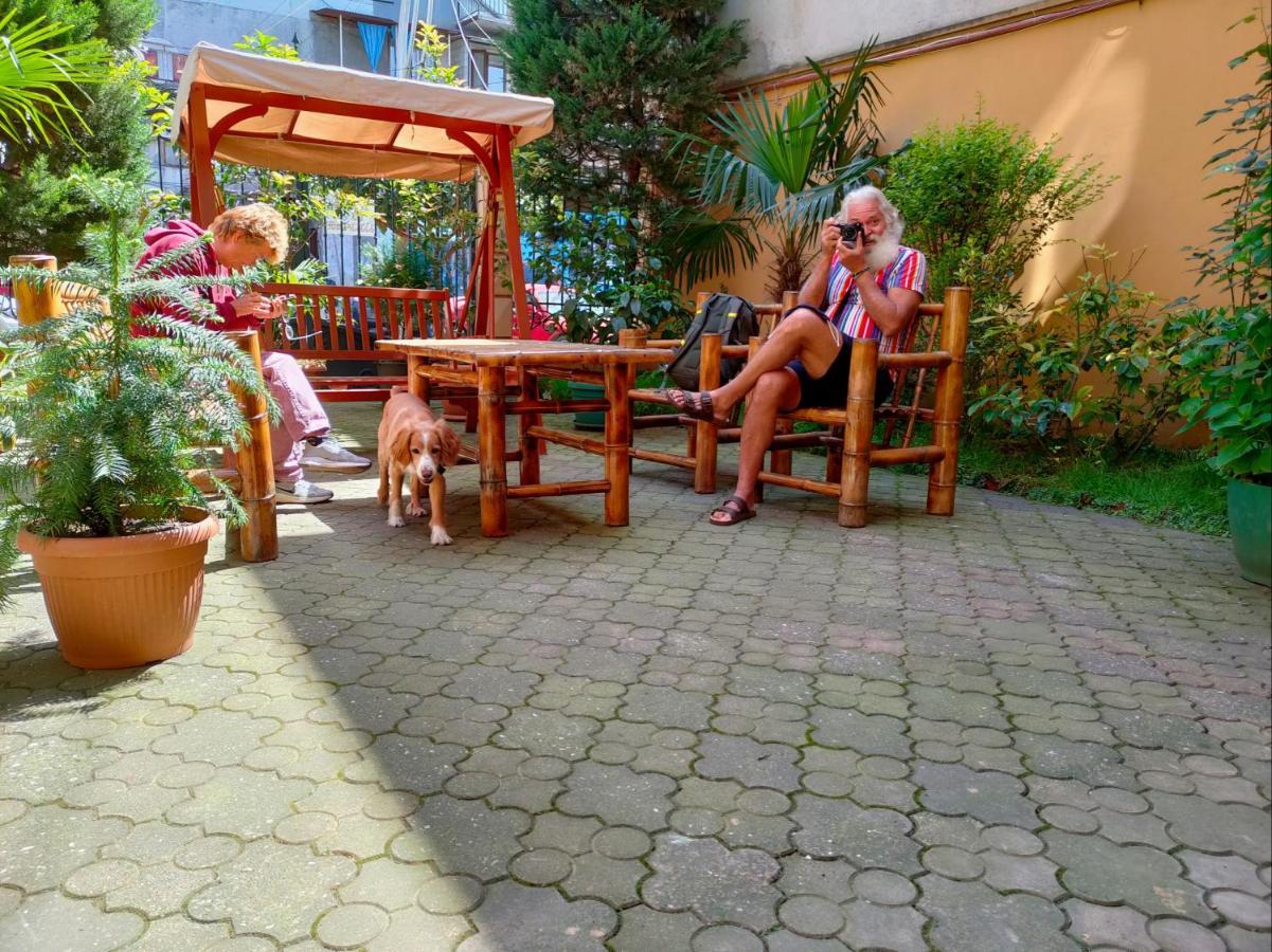 Batumi Sun Hostel エクステリア 写真