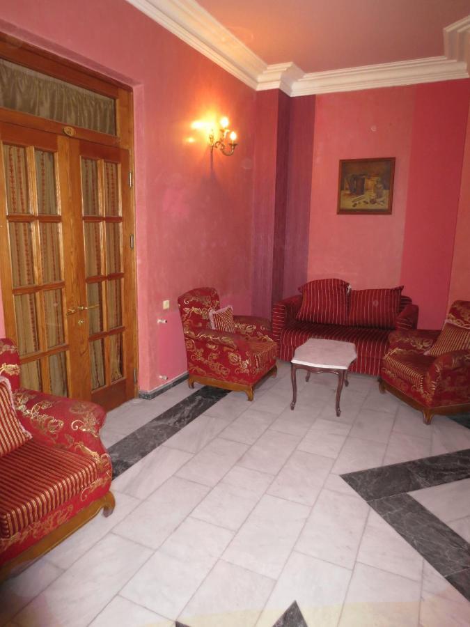 Batumi Sun Hostel エクステリア 写真