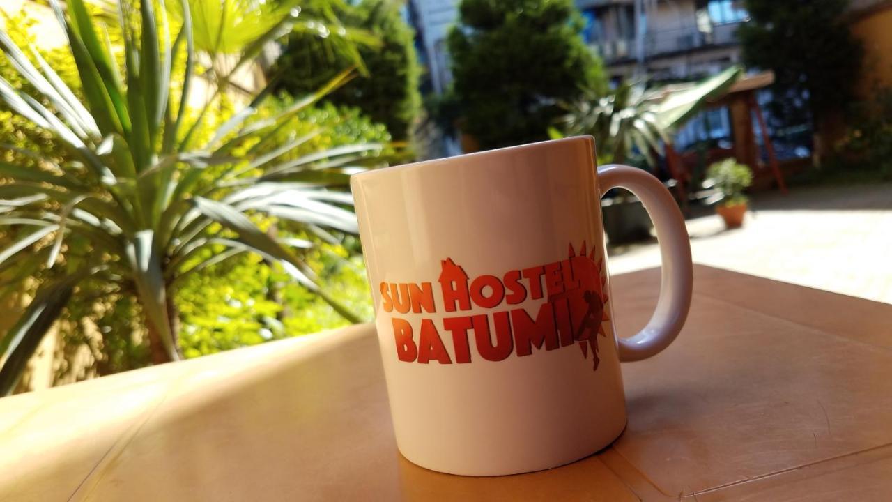 Batumi Sun Hostel エクステリア 写真