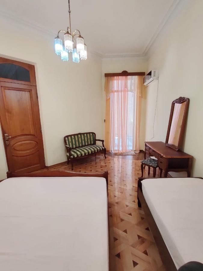 Batumi Sun Hostel エクステリア 写真