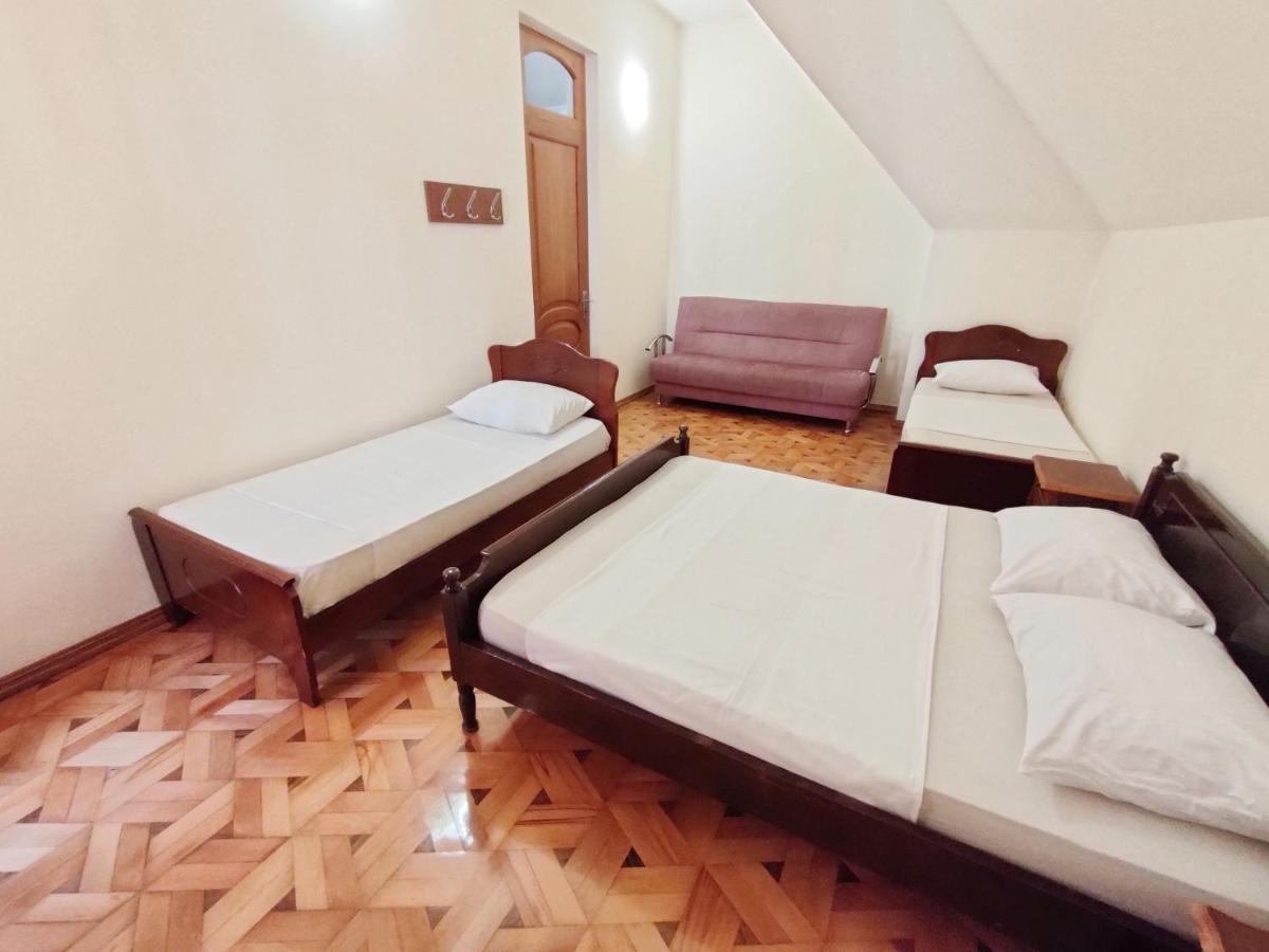 Batumi Sun Hostel エクステリア 写真