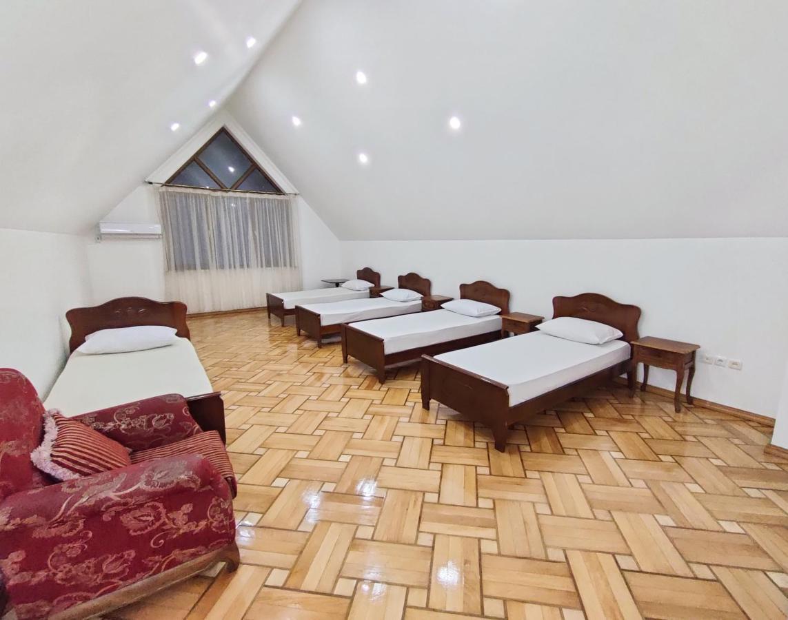 Batumi Sun Hostel エクステリア 写真