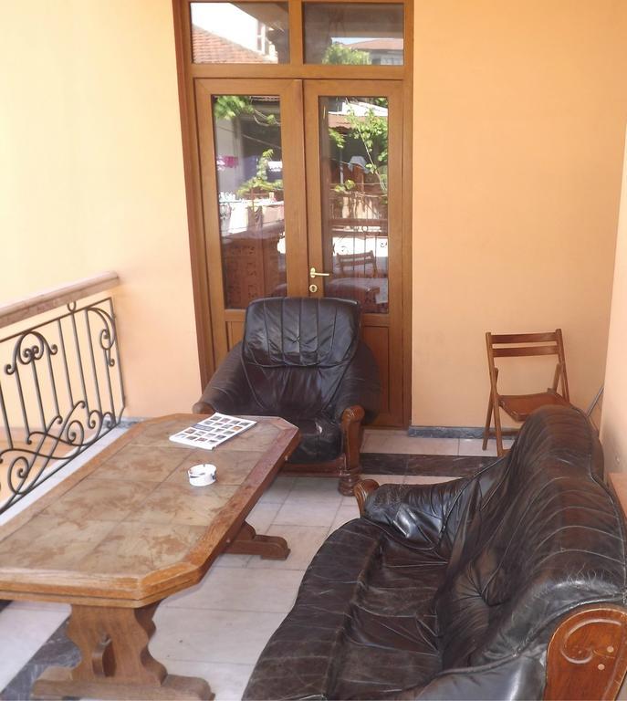 Batumi Sun Hostel エクステリア 写真